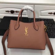 名牌包包LV、爱马仕、香奈儿、古奇、普拉达、芬迪、巴宝莉等男